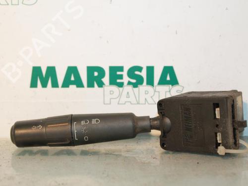 Used Steering column stalk PEUGEOT 106 I (1A, 1C) 1.0 (50 hp) 31419739