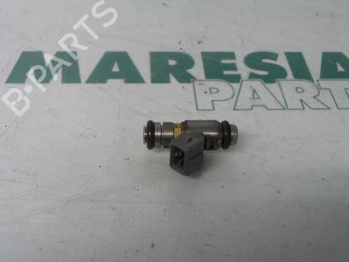 Used Injector RENAULT MEGANE I Coach (DA0/1_) 1.6 16V (DA0B, DA04, DA11) (107 hp) 31461792