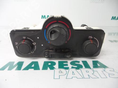 Used Climate control RENAULT CLIO III (BR0/1, CR0/1) 1.5 dCi (C/BR0G, C/BR1G) (68 hp) 31400259