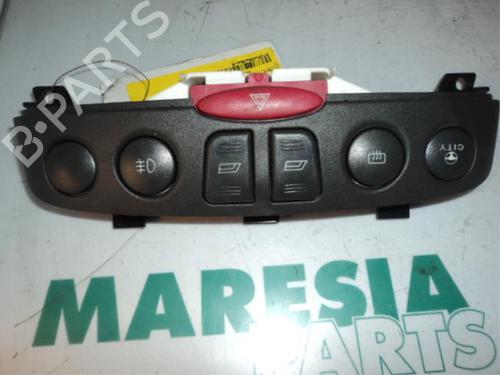 Used Switch Switch FIAT PUNTO (188_) 1.2 16V 80 (188.233, .235, .253, .255, .333, .353, .639,... (80 hp) 31421361 31421361