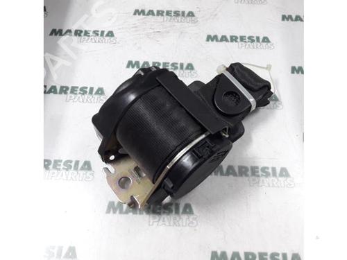 Used Rear left seatbelt FIAT PANDA (169_) 1.1 (169.AXA1A) (54 hp) 31476577