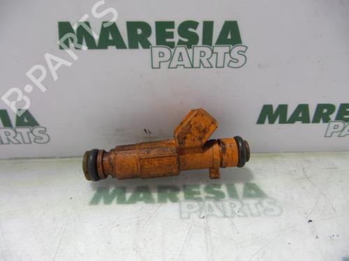 Used Injector ALFA ROMEO 156 (932_) 2.0 16V T.SPARK (932A2) (155 hp) 31390113