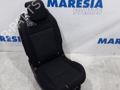 Sæde sæt PEUGEOT 5008 (0U_, 0E_) 1.6 HDi (110 hp) 31533646