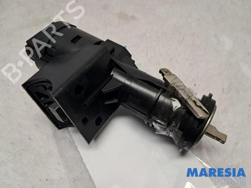 Used Ignition barrel FIAT 500 (312_) 1.2 (312AXA1A) (69 hp) 31470143
