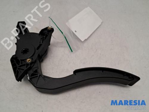 Pedal RENAULT CLIO IV (BH_) 0.9 TCe 90 (BHNF, BHMA, BHMH, BHJK, BHJR) (90 hp) 31506444