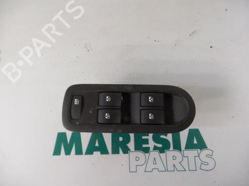 switch-renault-grand-scenic-ii-jm01_-2004-2005-2006-2007-2008-2009-31449352 main image