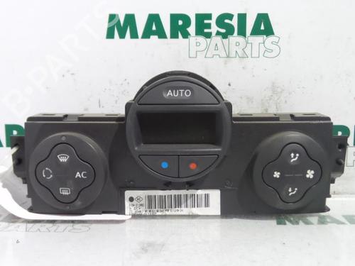 Used Climate control RENAULT MEGANE II Coupé-Cabriolet (EM0/1_) 1.6 (113 hp) 31427353