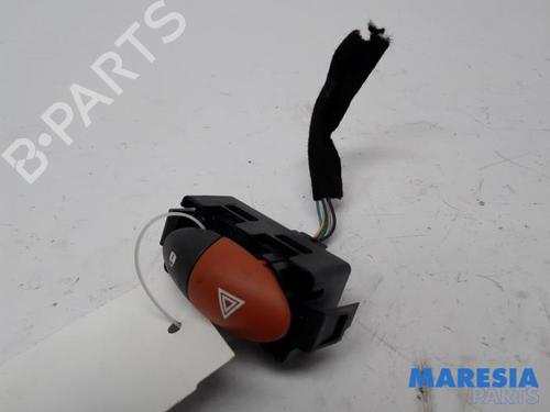 Used Warning switch RENAULT TWINGO II (CN0_) 1.2 16V (CN04, CN0B) (75 hp) 31452743