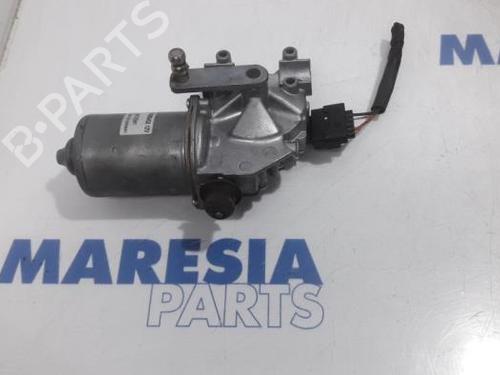 Used Front wiper motor RENAULT MASTER III Platform/Chassis (EV, HV, UV) 2.3 dCi 135 FWD (EV0N, HV0N, UV0N, EV08, HV08, UV08) (136 hp) 31393525
