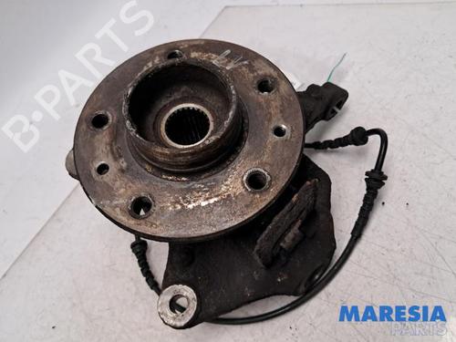Used Left front steering knuckle RENAULT GRAND SCÉNIC III (JZ0/1_) 2.0 16V (JZ0G) (140 hp) 31536986