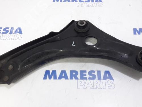 Used Left front suspension arm RENAULT MEGANE IV Grandtour (K9A/M/N_) 1.5 dCi 110 (110 hp) 31391713