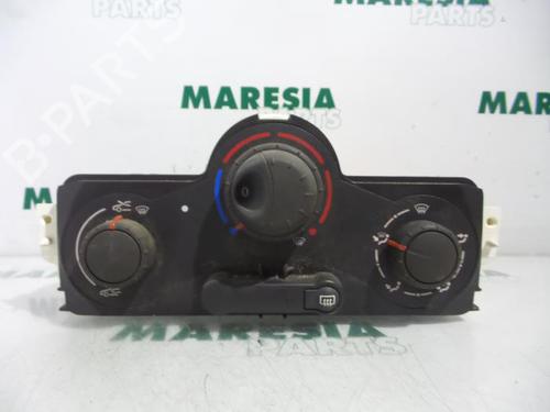climate-control-renault-megane-ii-estate-km01_-2003-2004-2005-2006-2007-2008-2009-2010-2011-2012-31464608 main image