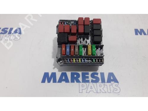 Used Fuse box FIAT 500 (312_) 0.9 (312AXG1A, 312.AXG11) (86 hp) 31396102