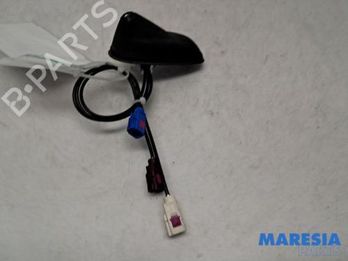 antenabase-citroen-c4-grand-picasso-ii-da_-de_-2013-31482056 main image