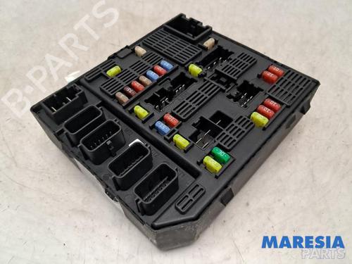 Used Fuse box RENAULT GRAND SCÉNIC III (JZ0/1_) 1.6 16V (JZ0U) (109 hp) 31496855