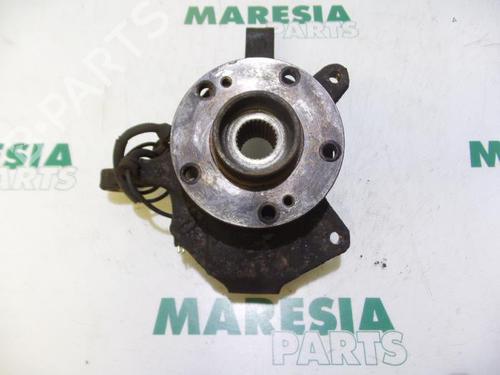 Used Right front steering knuckle RENAULT VEL SATIS (BJ0_) 2.0 16V Turbo (BJ0K) (163 hp) 31413505