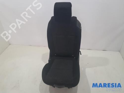 Used Seats set Seats set PEUGEOT 5008 (0U_, 0E_) 1.6 16V (156 hp) 31472095 31472095