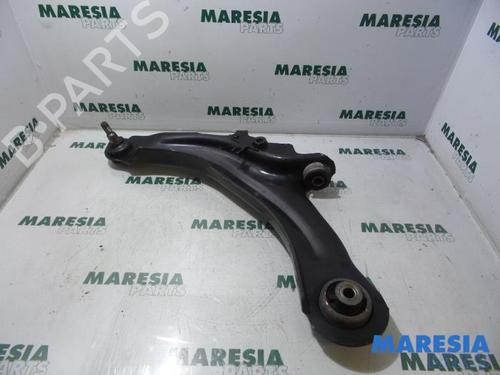 left-front-suspension-arm-renault-megane-ii-bm01_-cm01_-2001-2002-2003-2004-2005-2006-2007-2008-2009-2010-2011-2012-31501888 main image