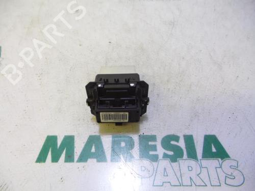 Used Electronic sensor RENAULT CLIO III (BR0/1, CR0/1) 1.6 16V (BR05, BR0B, BR0Y, BR15, BR1J, BR1M, BR1Y, CR0B,... (112 hp) 31438548