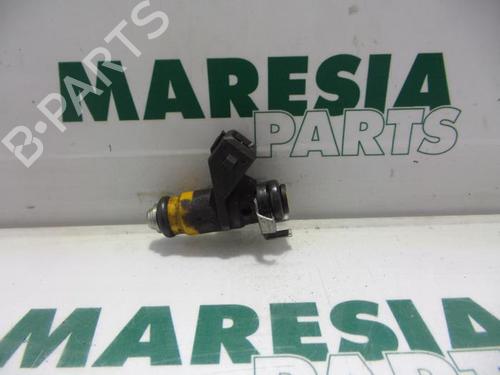 Used Injector RENAULT MEGANE I Coach (DA0/1_) 1.6 16V (DA0B, DA04, DA11) (107 hp) 31386739