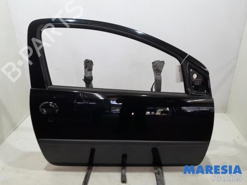 Used Right front door Right front door 31522476 31522476