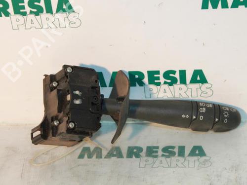 Used Steering column stalk RENAULT MEGANE I Coach (DA0/1_) 1.6 e (DA0F) (90 hp) 31470153