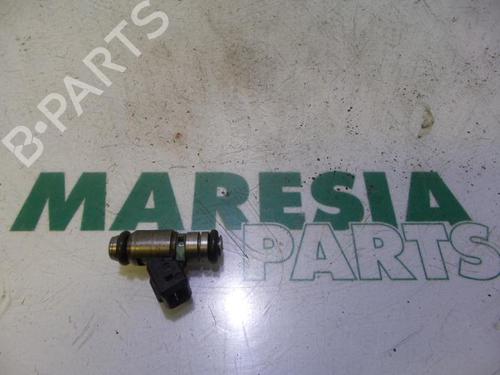 injector-fiat-punto-188_-1999-2000-2001-2002-2003-2004-2005-2006-2007-2008-2009-2010-2011-2012-31536916 main image