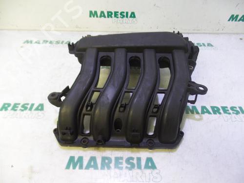 Used Injection rail RENAULT SCÉNIC II (JM0/1_) 1.6 (JM0C, JM0J, JM1B) (113 hp) 31466373