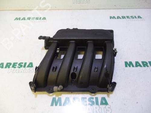 Used Injection rail RENAULT CLIO II (BB_, CB_) 1.4 16V (B/CB0P, BB13) (98 hp) 31466874