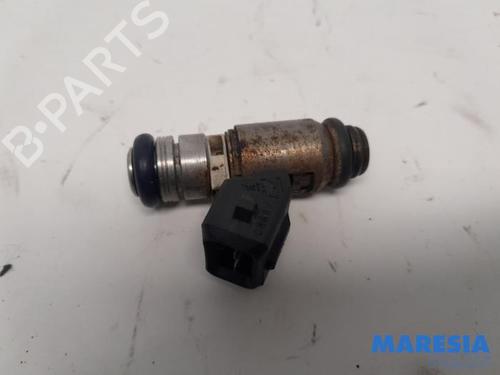 Used Injector FIAT PANDA (169_) 1.2 (169.AXB11, 169.AXB1A) (60 hp) 31462125