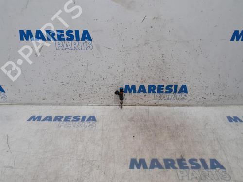 Used Injector RENAULT CLIO IV (BH_) 0.9 TCe 90 (BHNF, BHMA, BHMH, BHJK, BHJR) (90 hp) 31455949