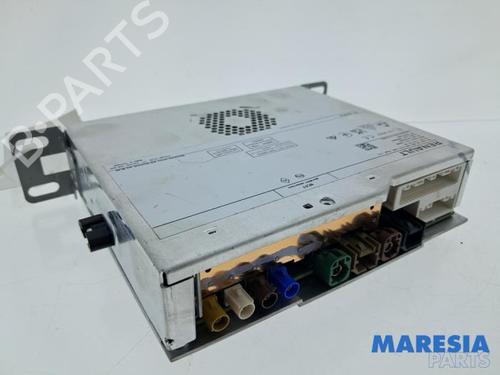 Used Radio Radio RENAULT CAPTUR II (HF_) TCe 160 (HFN1) (158 hp) 39932872 39932872