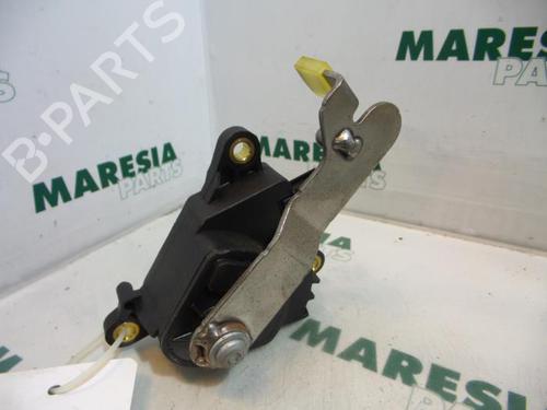 Used Electronic module RENAULT SCÉNIC II (JM0/1_) 1.5 dCi (JM1F) (86 hp) 31426013