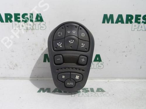 Used Climate control RENAULT ESPACE III (JE0_) 3.0 V6 24V (JE0G, JE0R) (190 hp) 31467868