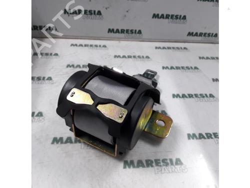 rear-center-seatbelt-renault-scenic-i-mpv-ja01_-fa0_-1999-2000-2001-2002-2003-2004-2005-2006-2007-2008-2009-2010-31432485 main image