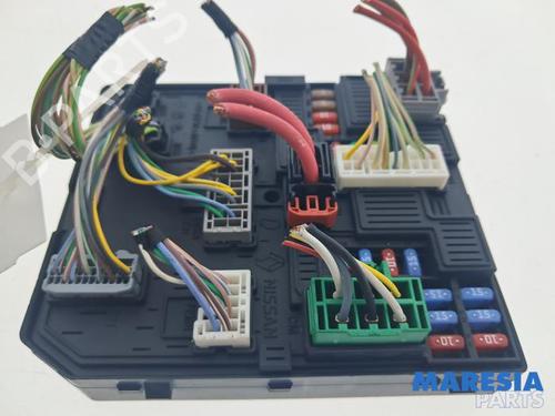 Used Fuse box Fuse box RENAULT KADJAR (HA_, HL_) 1.2 TCe 130 (HLMR) (130 hp) 39690209 39690209