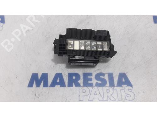 Used Fuse box PEUGEOT EXPERT Van (VF3A_, VF3U_, VF3X_) 2.0 HDi 120 (120 hp) 31490896