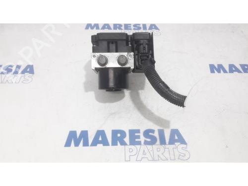 Used ABS pump FIAT DOBLO Cargo (263_) 1.6 D Multijet (263WXD1B, 263WXR1B, 263WXX1B, 263ZXD1B,... (105 hp) 31449444