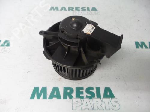Used Heater blower motor PEUGEOT 206 Hatchback (2A/C) 1.4 i (75 hp) 31522647