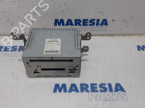 Used Radio PEUGEOT 4007 (VU_, VV_) 2.4 16V (170 hp) 31512329