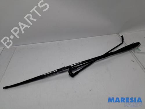 Used Front windshield wiper arm PEUGEOT 107 (PM_, PN_) 1.0 (68 hp) 31405357