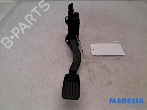 Pedal PEUGEOT 2008 I (CU_) 1.2 THP 110 / PureTech 110 (110 hp) 31466541
