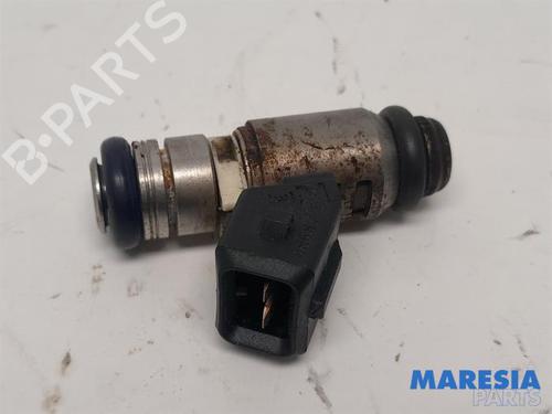 Used Injector FIAT PANDA (169_) 1.2 (169.AXB11, 169.AXB1A) (60 hp) 31433501