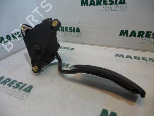 electronic-module-renault-megane-ii-estate-km01_-2003-2004-2005-2006-2007-2008-2009-2010-2011-2012-31398598 main image