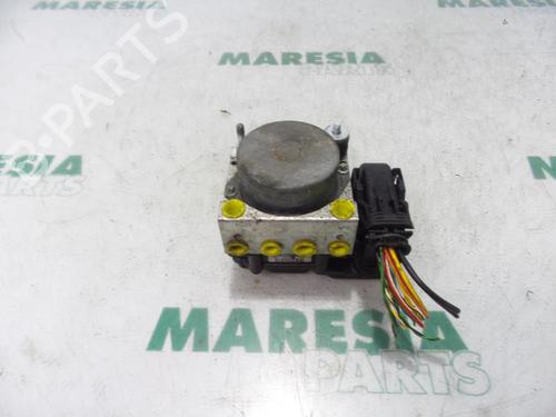 Used ABS pump FIAT QUBO (225_) 1.3 D Multijet (225CXB1A, 225AXB1A, 225CXB11, 225AXB11,... (75 hp) 31527199