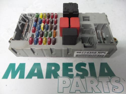Used Fuse box Fuse box FIAT PUNTO (188_) 1.2 16V 80 (188.233, .235, .253, .255, .333, .353, .639,... (80 hp) 31405583 31405583