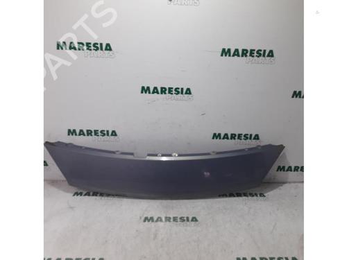 Used Grille RENAULT SCÉNIC II (JM0/1_) 1.6 (JM0C, JM0J, JM1B) (113 hp) 31491983