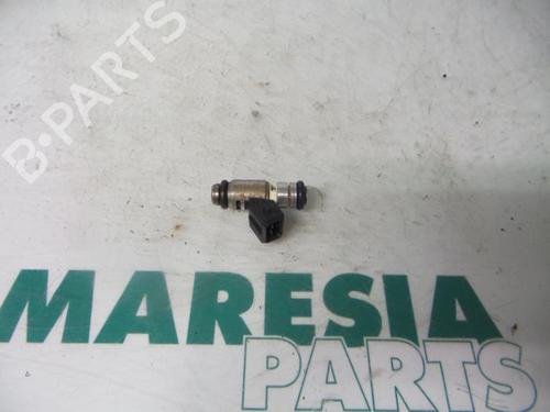 Used Injector FIAT PANDA (169_) 1.2 (169.AXB11, 169.AXB1A) (60 hp) 31490842