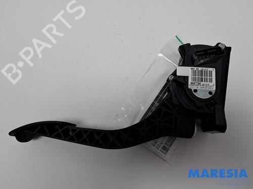 Used Pedal PEUGEOT 308 II (LB_, LP_, LW_, LH_, L3_) 1.2 THP 130 (131 hp) 31408456