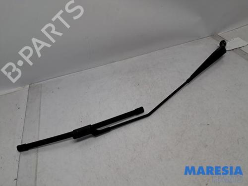 Used Front windshield wiper arm PEUGEOT 208 I (CA_, CC_) 1.2 VTI 82 (82 hp) 31414184